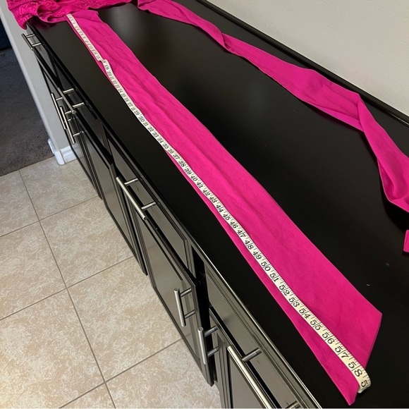 Valentine fuchsia pink backless lace crop top with wraparound sash, size L - Picture 12 of 16